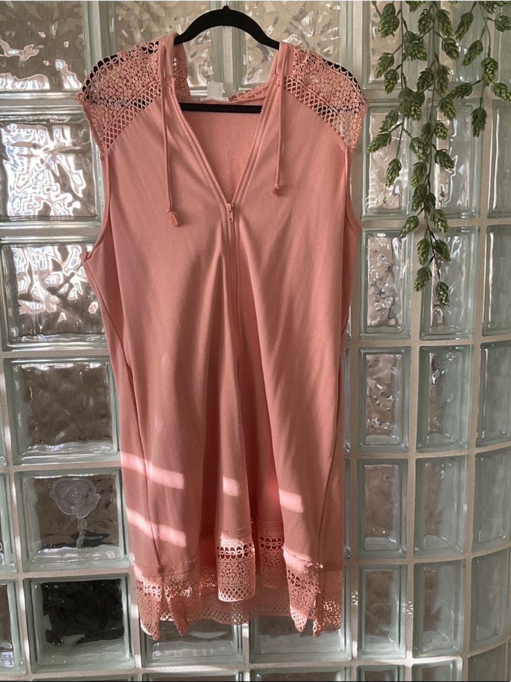VENUS Coral Lace-Trim Sleeveless Hoodie Swimsuit Coverup